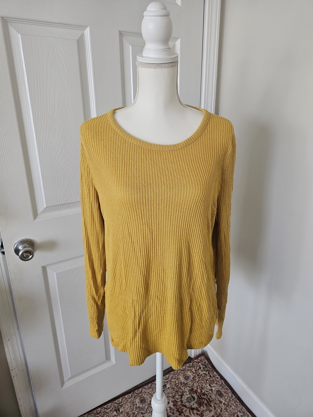 Old Navy Ribbed Long-Sleeve Top in Mustard XL